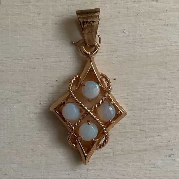 New vintage Opal pendant charm - Picture 1 of 14